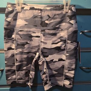 Reebok Women's Camo Print Shorts nwt